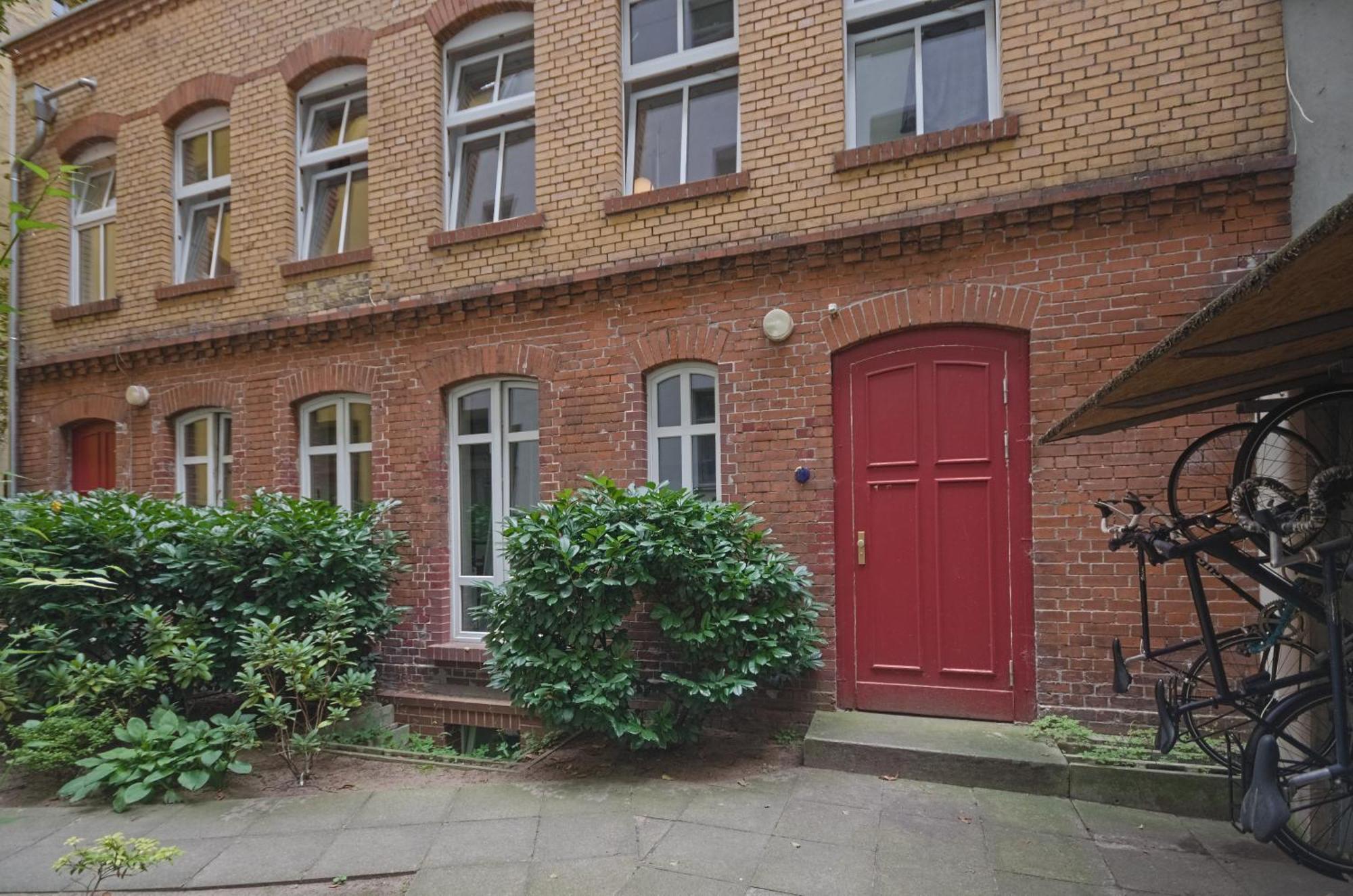Quiet Courtyard Apartment Берлин Экстерьер фото