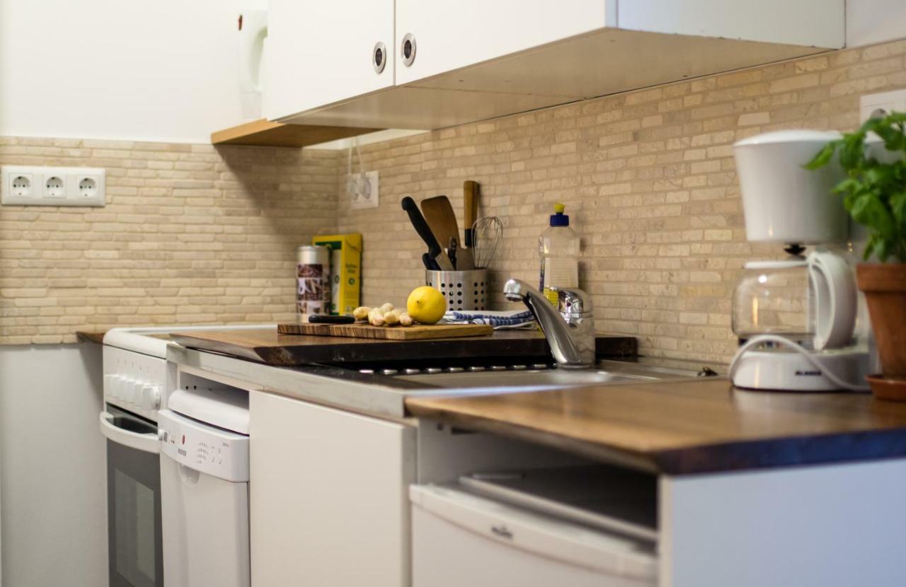 Quiet Courtyard Apartment Берлин Экстерьер фото